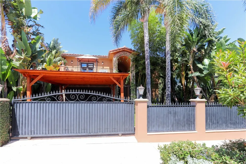 4759 Lemona Sherman Oaks, CA 91403