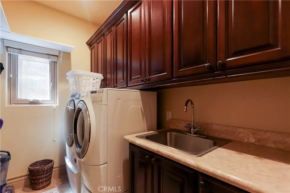 4759 Lemona Sherman Oaks, CA 91403