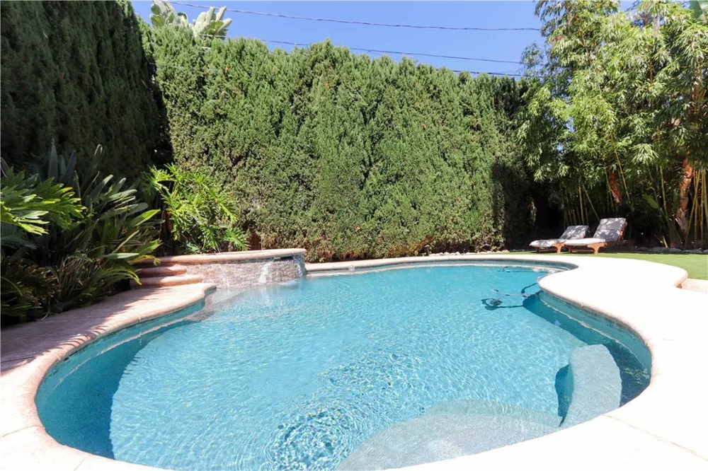 4759 Lemona Sherman Oaks, CA 91403