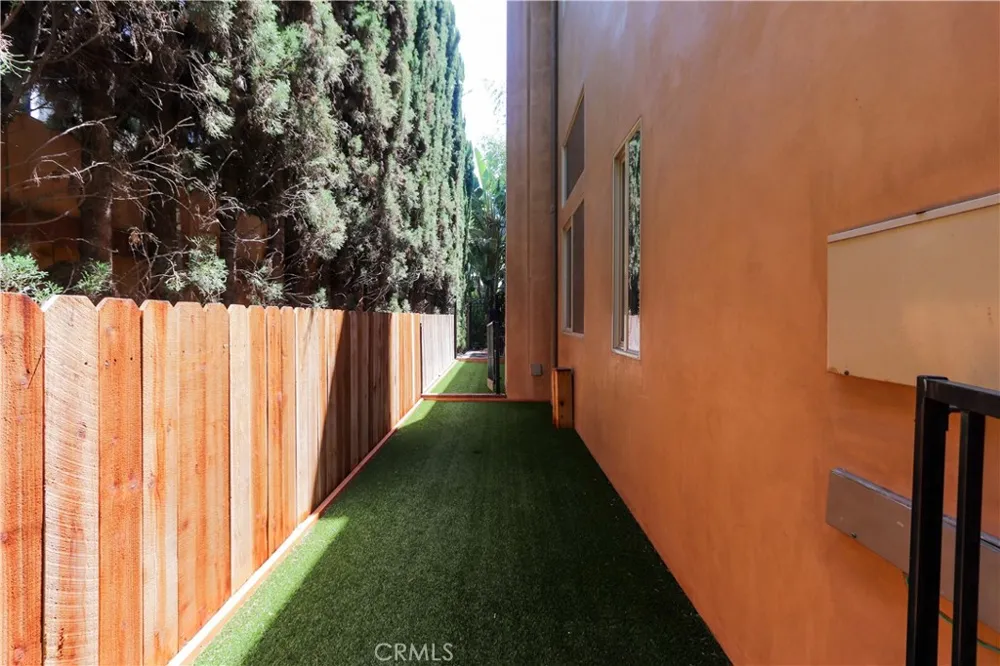 4759 Lemona Sherman Oaks, CA 91403