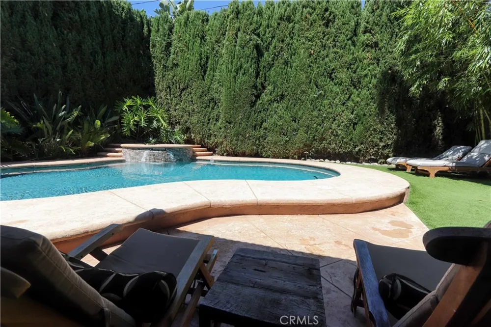 4759 Lemona Sherman Oaks, CA 91403