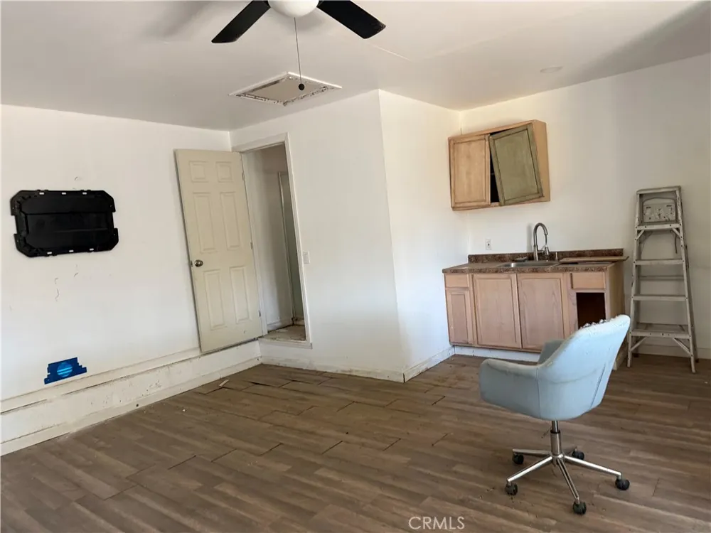 2892 Benito Mojave, CA 93501