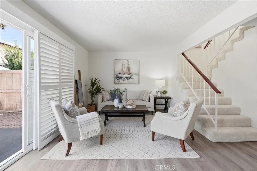 321 W Hermitage Azusa, CA 91702