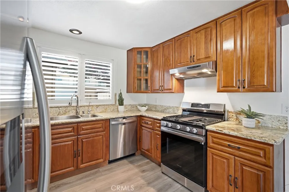 321 W Hermitage Azusa, CA 91702