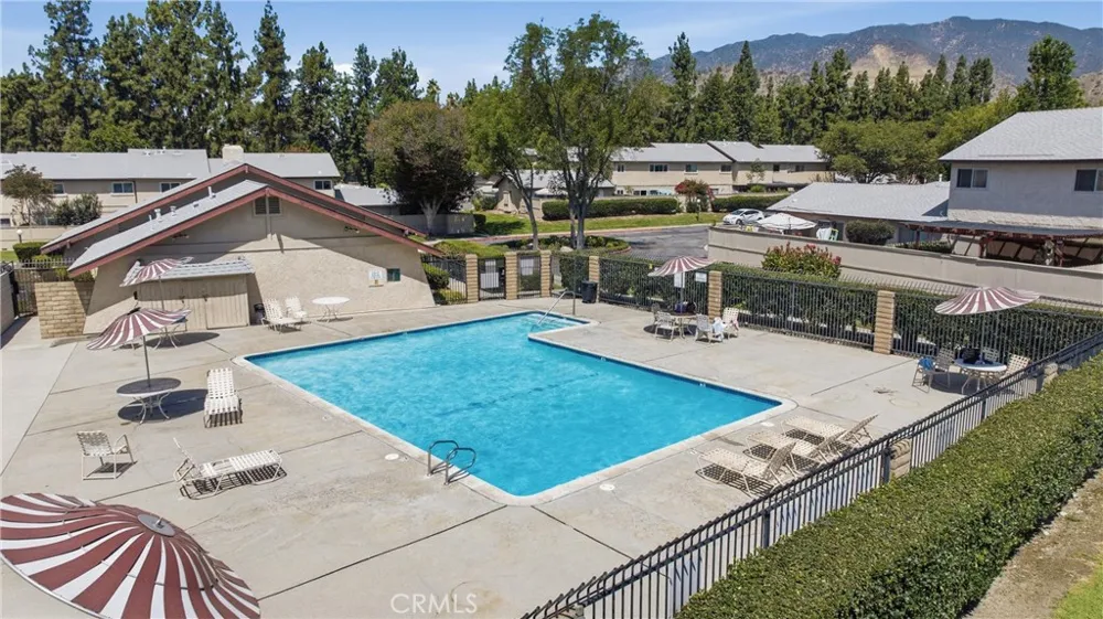 321 W Hermitage Azusa, CA 91702