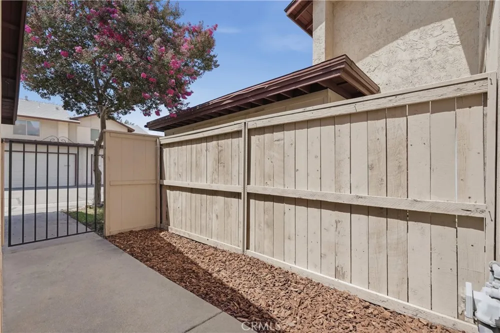 321 W Hermitage Azusa, CA 91702