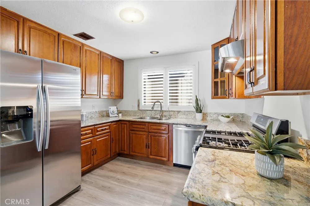 321 W Hermitage Azusa, CA 91702