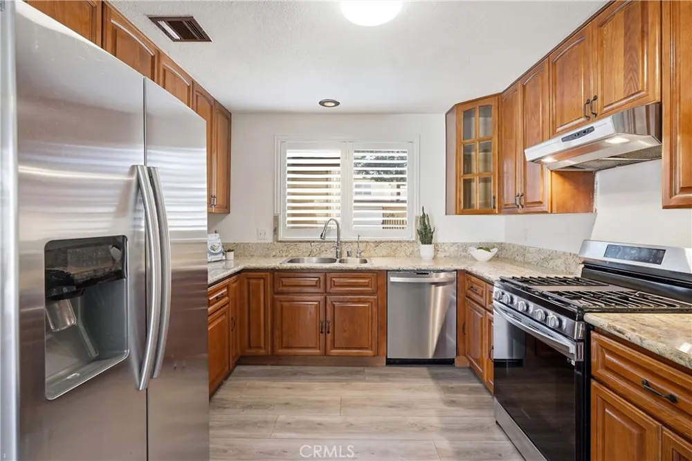 321 W Hermitage Azusa, CA 91702
