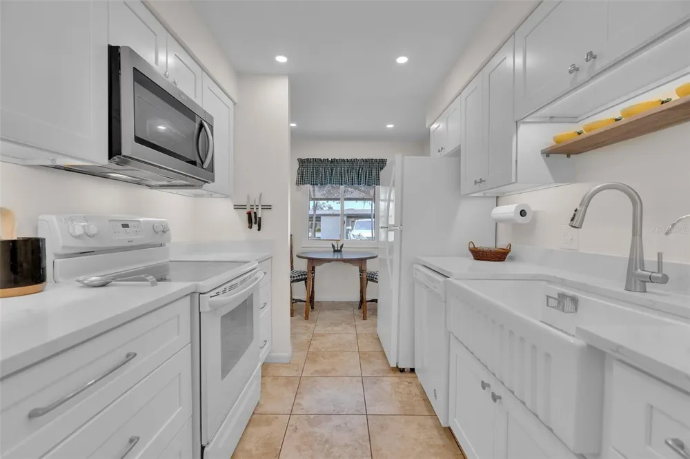 4644 LONGWATER #97 Sarasota, FL 34235