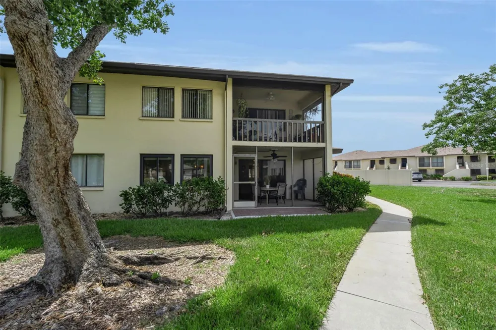 4644 LONGWATER #97 Sarasota, FL 34235