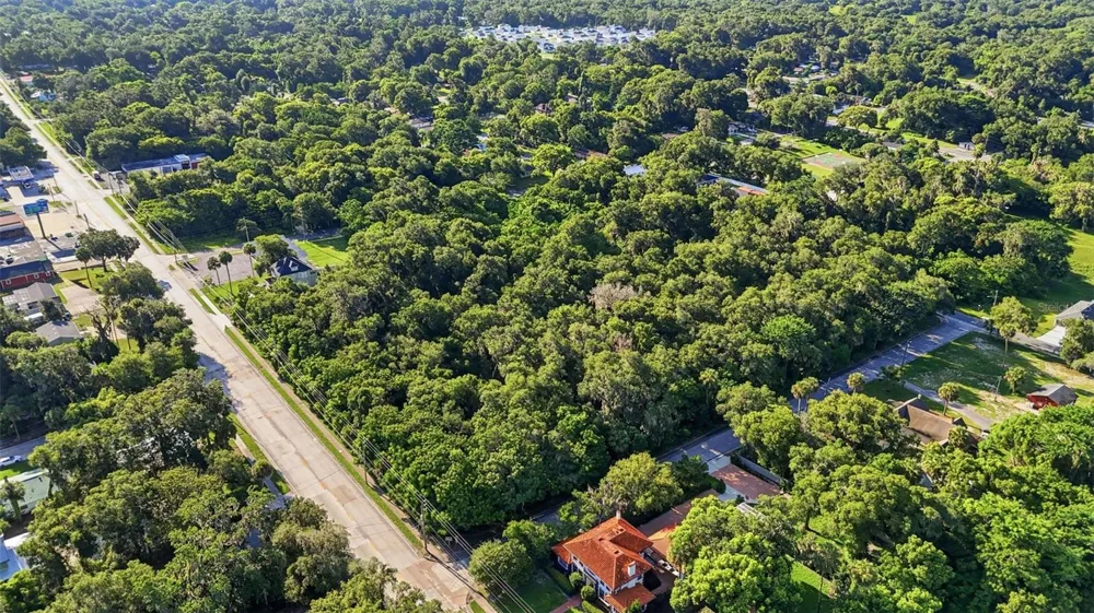 E NEW YORK AVENUE Deland, FL 32724