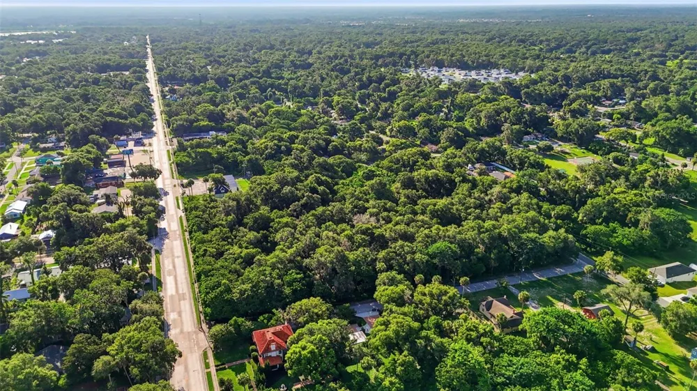 E NEW YORK AVENUE Deland, FL 32724