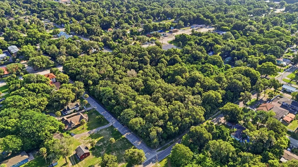 E NEW YORK AVENUE Deland, FL 32724