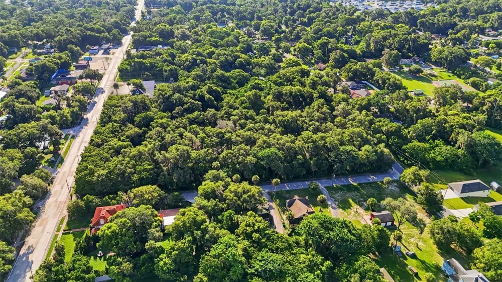 E NEW YORK AVENUE Deland, FL 32724