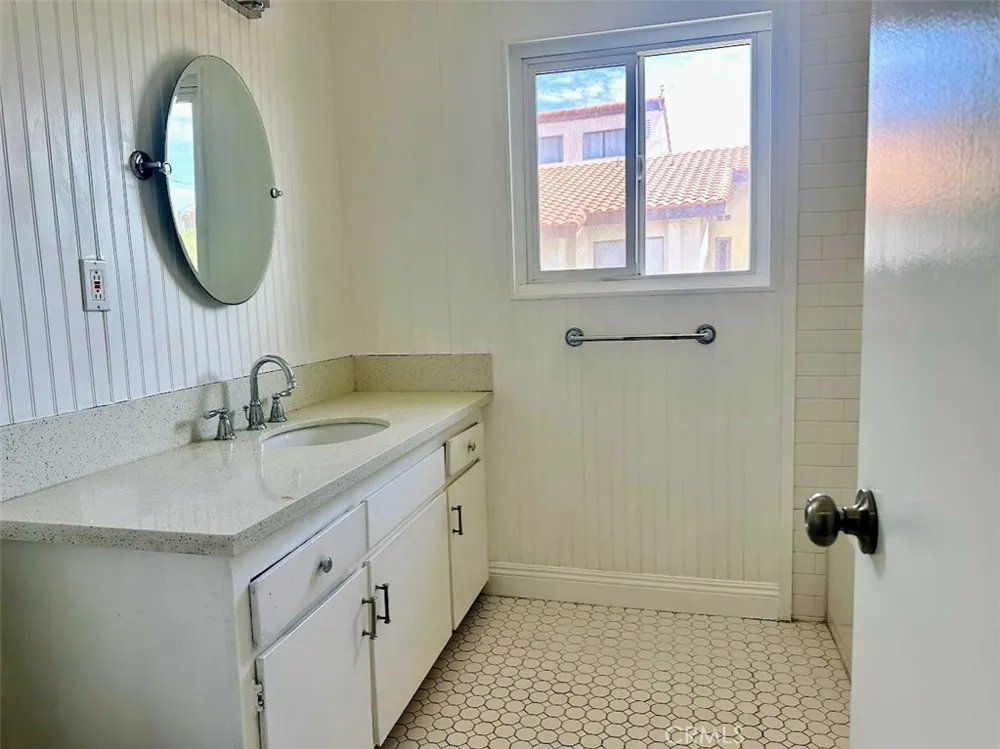 5593 Pioneer Boulevard #1 Whittier, CA 90601