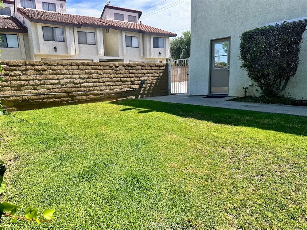 5593 Pioneer Boulevard #1 Whittier, CA 90601