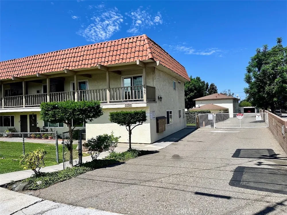 5593 Pioneer Boulevard #1 Whittier, CA 90601