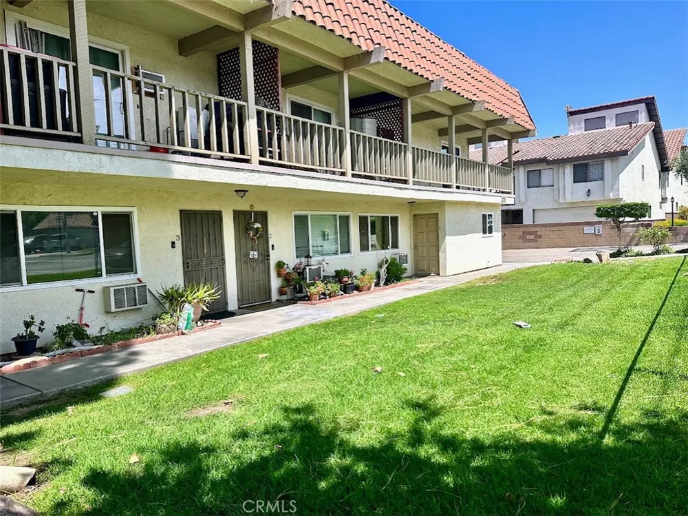 5593 Pioneer Boulevard #1 Whittier, CA 90601