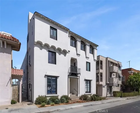 1827 E 4 Street #18