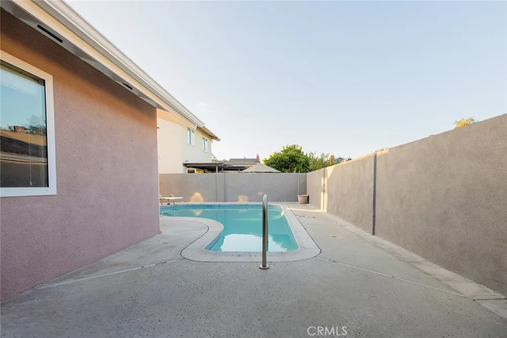17614 Graystone Cerritos, CA 90703
