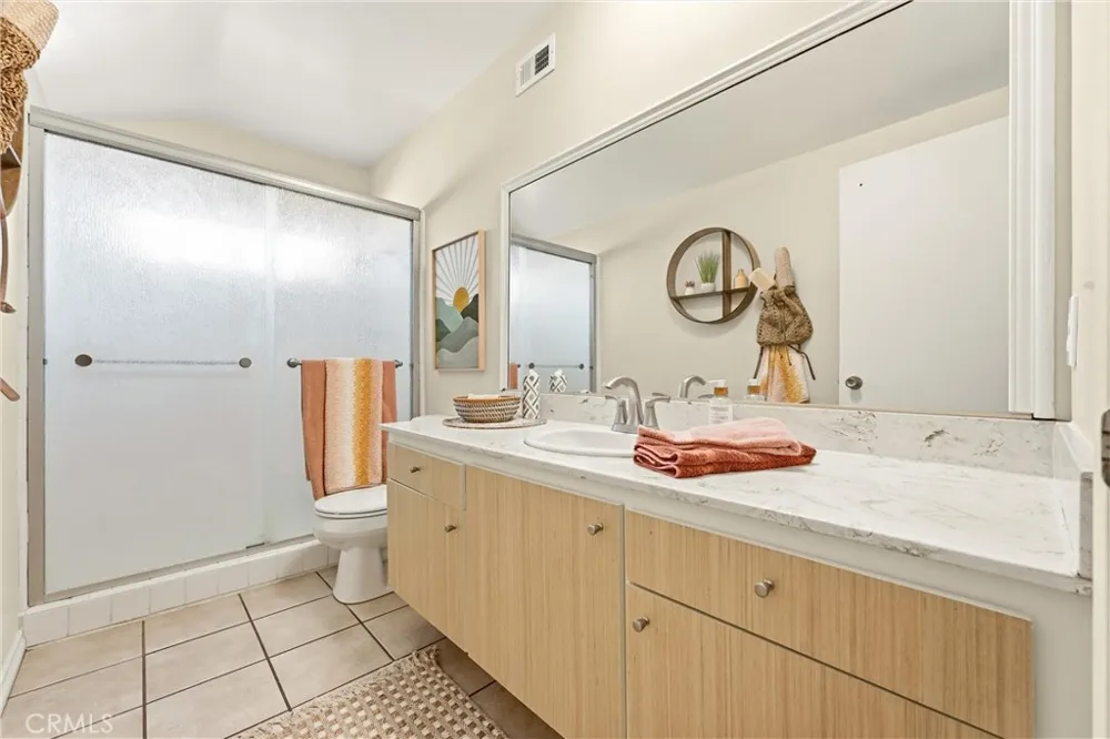 8821 Tamarisk Westminster, CA 92683