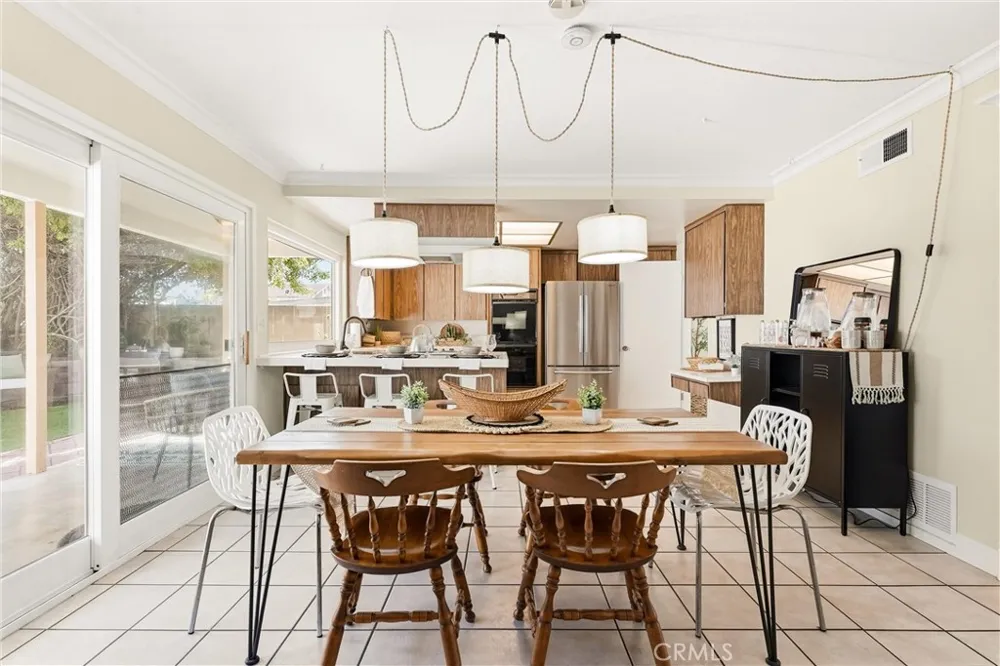 8821 Tamarisk Westminster, CA 92683