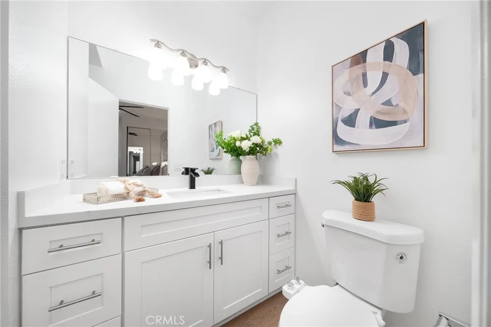 19431 Rue De Valore #38B Lake Forest, CA 92610