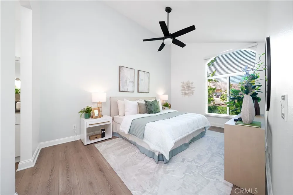 19431 Rue De Valore #38B Lake Forest, CA 92610