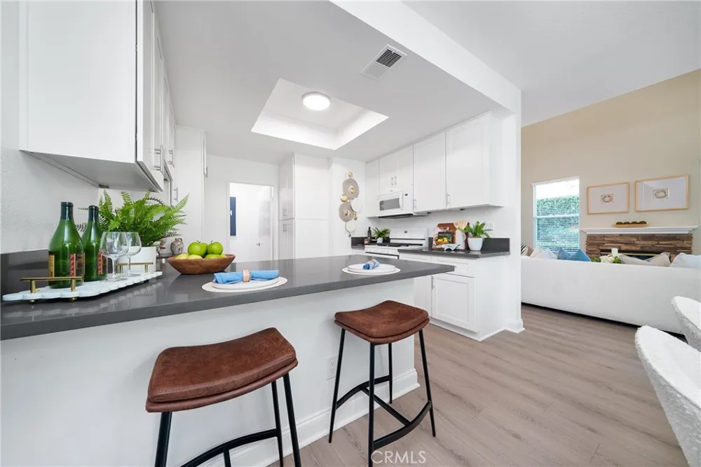 19431 Rue De Valore #38B Lake Forest, CA 92610