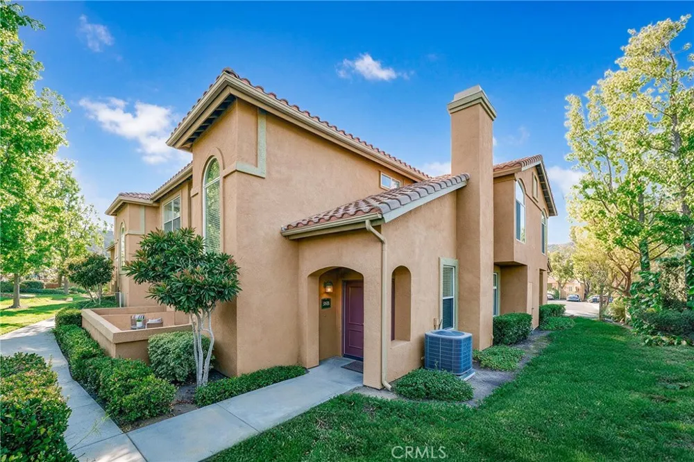 19431 Rue De Valore #38B Lake Forest, CA 92610
