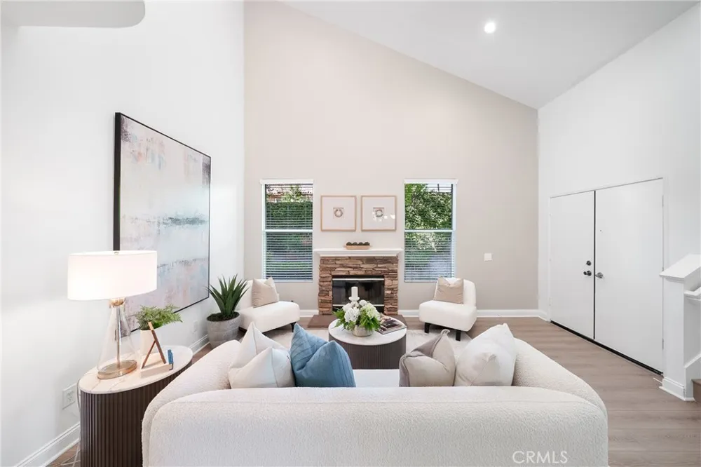 19431 Rue De Valore #38B Lake Forest, CA 92610