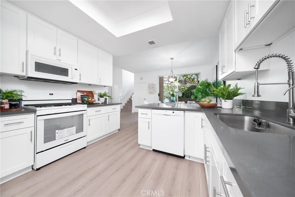 19431 Rue De Valore #38B Lake Forest, CA 92610