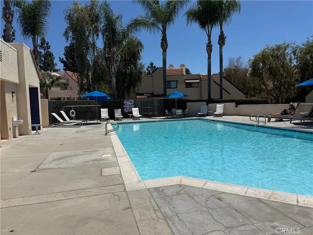 65 Largo Laguna Niguel, CA 92677
