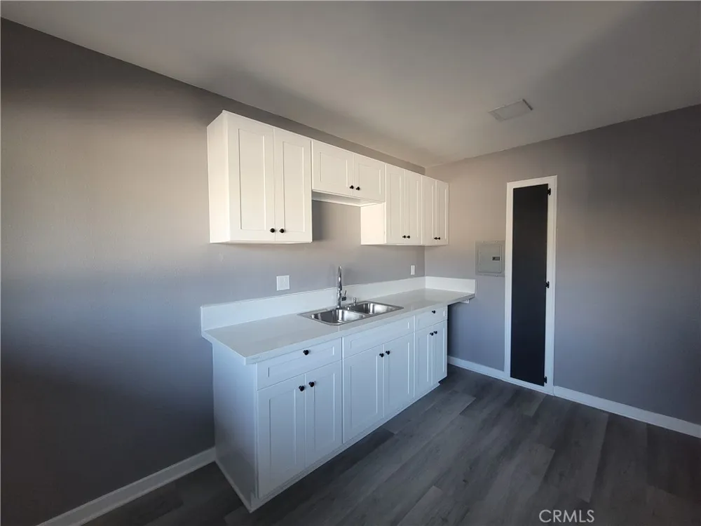 409 E Market Long Beach, CA 90805