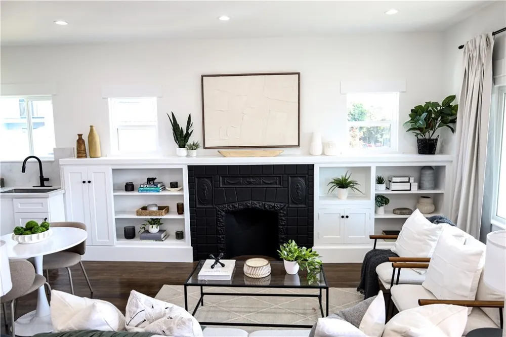 1033 Gladys Ave Long Beach, CA 90804