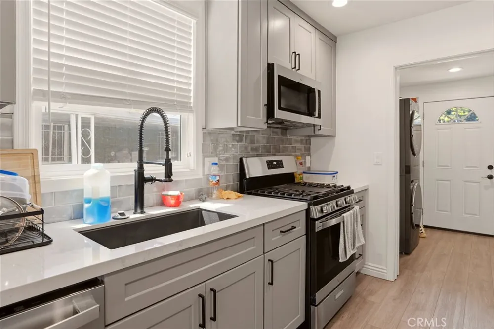 339 E 103 STREET Los Angeles, CA 90003