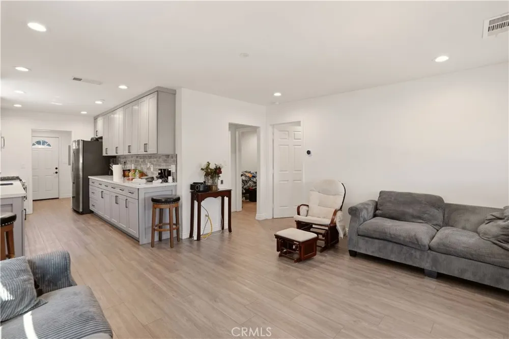 339 E 103 STREET Los Angeles, CA 90003
