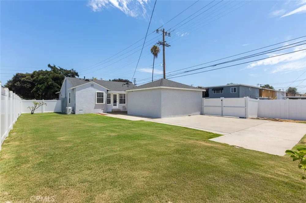 4703 N Bellflower Blvd Long Beach, CA 90808