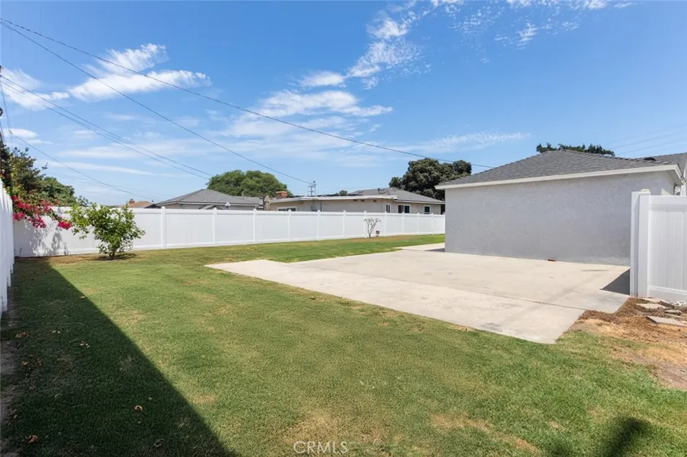 4703 N Bellflower Blvd Long Beach, CA 90808