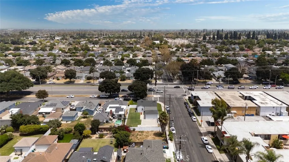 4703 N Bellflower Blvd Long Beach, CA 90808