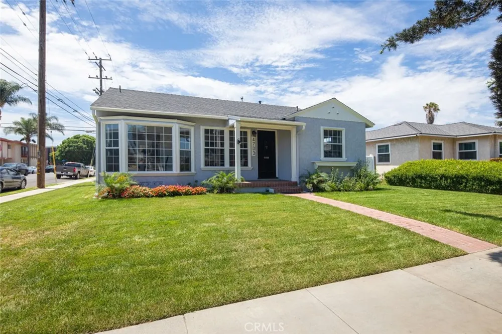 4703 N Bellflower Blvd Long Beach, CA 90808