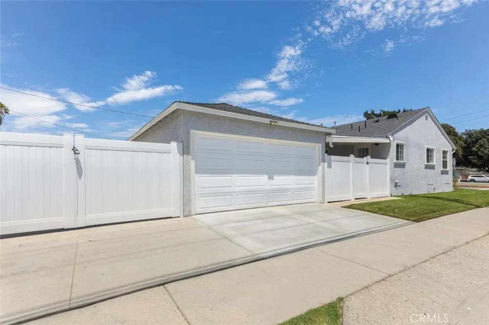 4703 N Bellflower Blvd Long Beach, CA 90808