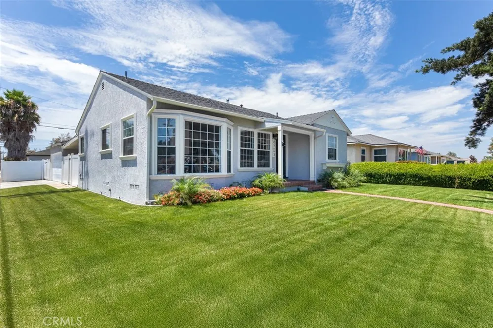 4703 N Bellflower Blvd Long Beach, CA 90808