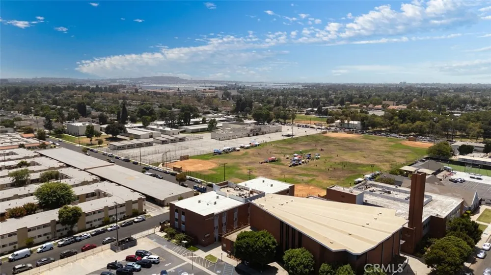 4703 N Bellflower Blvd Long Beach, CA 90808