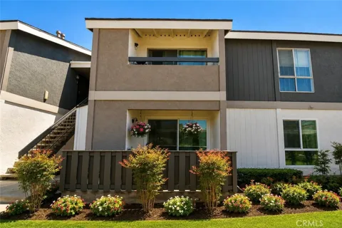 2827 S Fairview Street #G