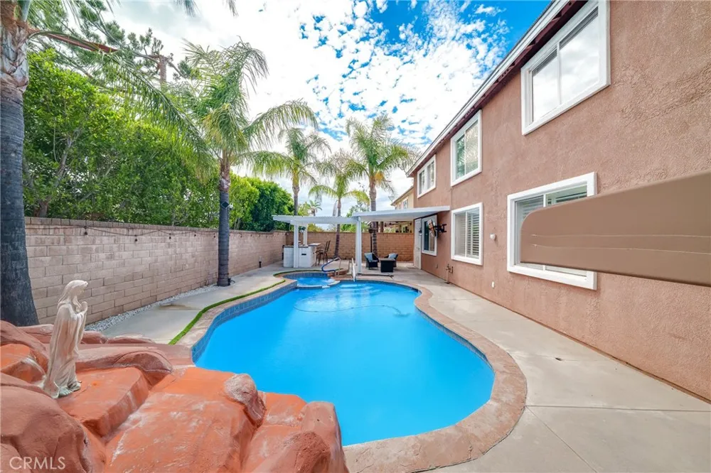 12241 Queensbury Rancho Cucamonga, CA 91739