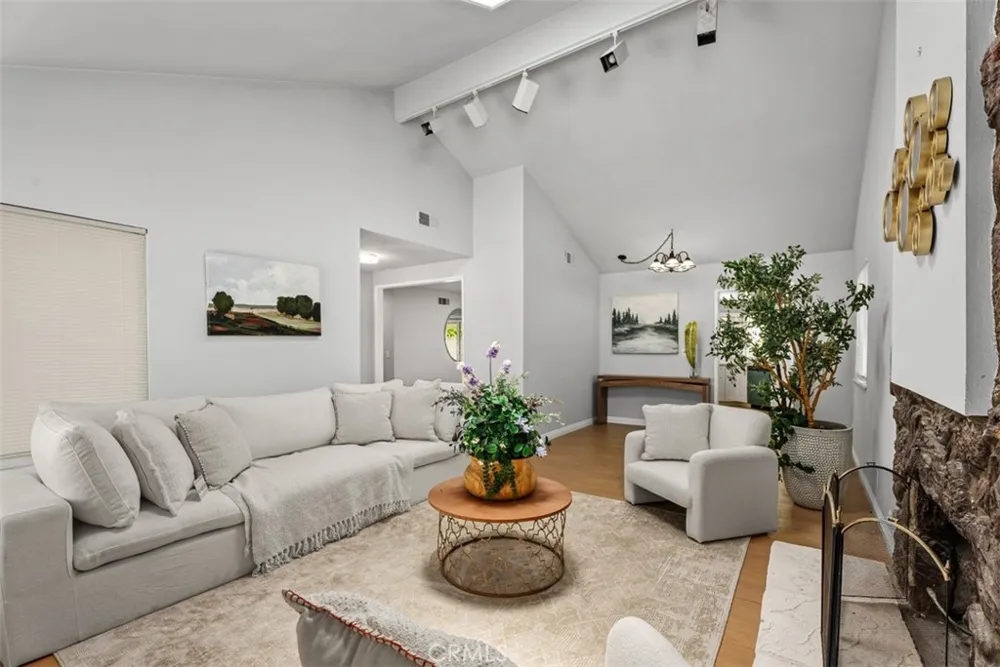 11356 Stonecress Fountain Valley, CA 92708