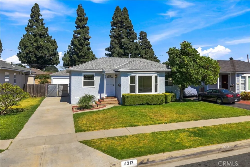 4312 Lomina Lakewood, CA 90713