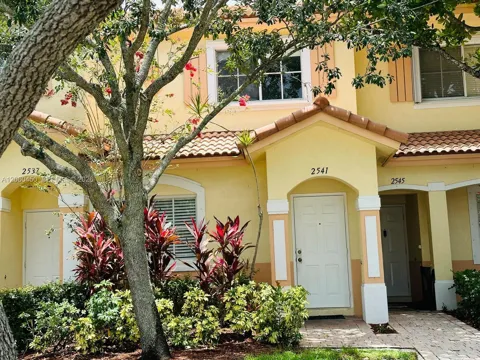 2541 SW 83rd Ter #103