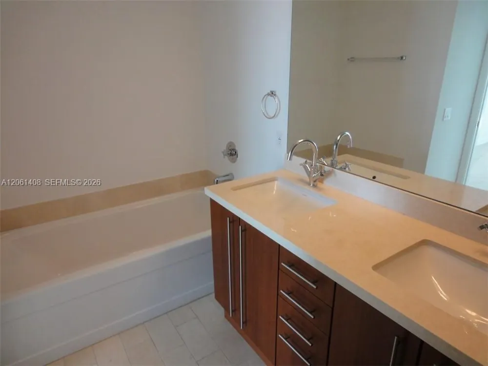 79 SW 12th St #1203-S Miami, FL 33130